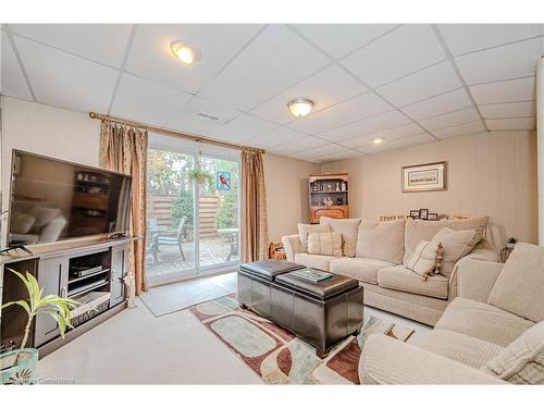 61-3029 Glencrest Road, Burlington, ON - Indoor Photo Showing Living Room