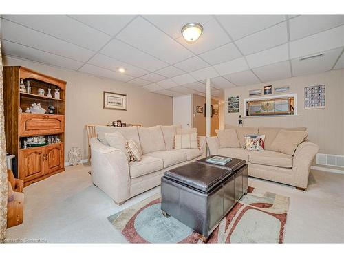 61-3029 Glencrest Road, Burlington, ON - Indoor Photo Showing Living Room