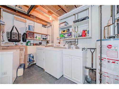 61-3029 Glencrest Road, Burlington, ON - Indoor Photo Showing Laundry Room