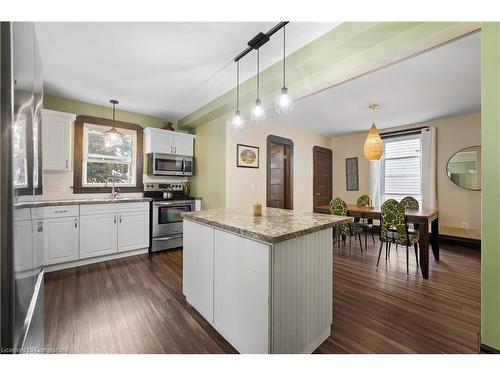 28 Ottawa Street, St. Catharines, ON - Indoor Photo Showing Kitchen