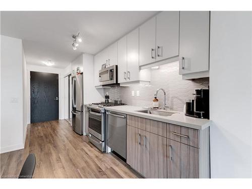 908-2007 James Street, Burlington, ON - Indoor Photo Showing Kitchen With Stainless Steel Kitchen With Upgraded Kitchen