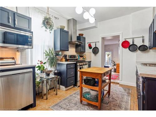 85 Barton Street W, Hamilton, ON - Indoor Photo Showing Kitchen