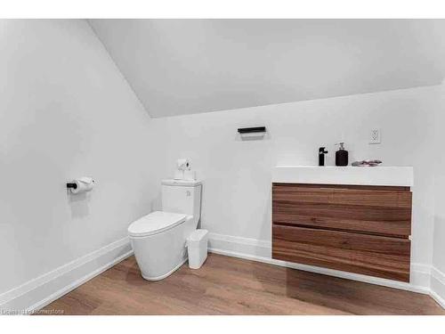 900 Empire Road, Port Colborne, ON - Indoor Photo Showing Bathroom