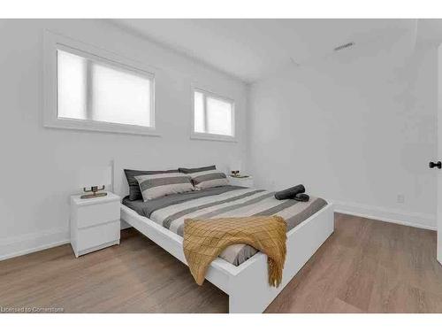 900 Empire Road, Port Colborne, ON - Indoor Photo Showing Bedroom