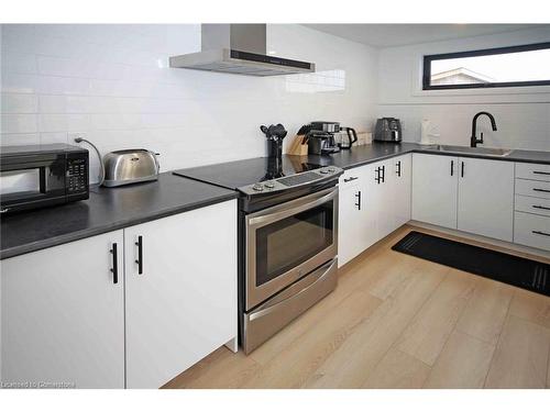 900 Empire Road, Port Colborne, ON - Indoor Photo Showing Kitchen