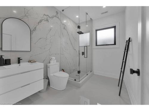 900 Empire Road, Port Colborne, ON - Indoor Photo Showing Bathroom