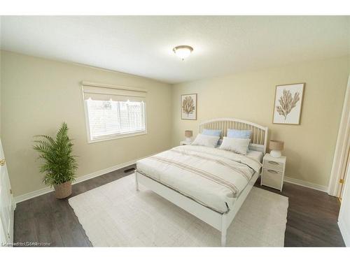 24-638 Wharncliffe Road S, London, ON - Indoor Photo Showing Bedroom