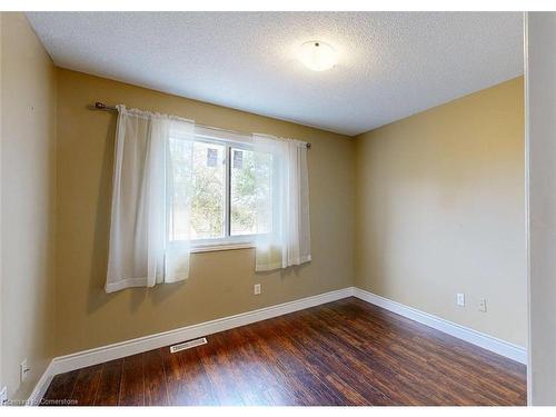 74 Magnolia Crescent, Grimsby, ON - Indoor Photo Showing Other Room