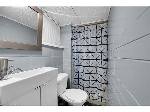 53 1/2 Robins Avenue, Hamilton, ON - Indoor Photo Showing Bathroom