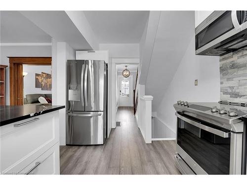 53 1/2 Robins Avenue, Hamilton, ON - Indoor Photo Showing Kitchen