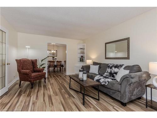 154 Hendrie Avenue, Burlington, ON - Indoor Photo Showing Living Room