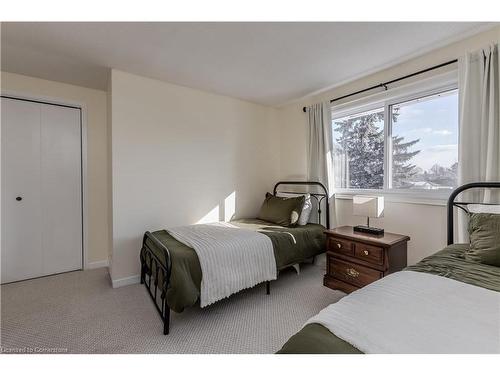 154 Hendrie Avenue, Burlington, ON - Indoor Photo Showing Bedroom