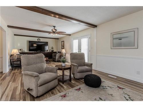 154 Hendrie Avenue, Burlington, ON - Indoor Photo Showing Living Room