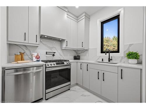 6614 Gore Road, Puslinch, ON - Indoor Photo Showing Kitchen