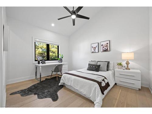 6614 Gore Road, Puslinch, ON - Indoor Photo Showing Bedroom