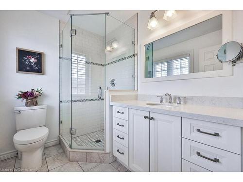 110-3333 New Street, Burlington, ON - Indoor Photo Showing Bathroom