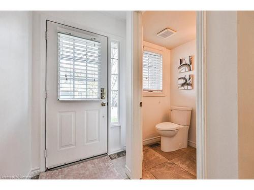 110-3333 New Street, Burlington, ON - Indoor Photo Showing Bathroom