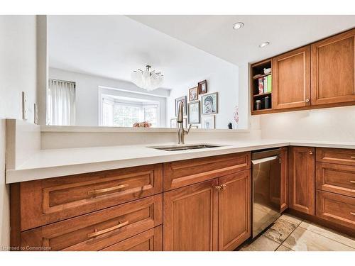 110-3333 New Street, Burlington, ON - Indoor Photo Showing Kitchen