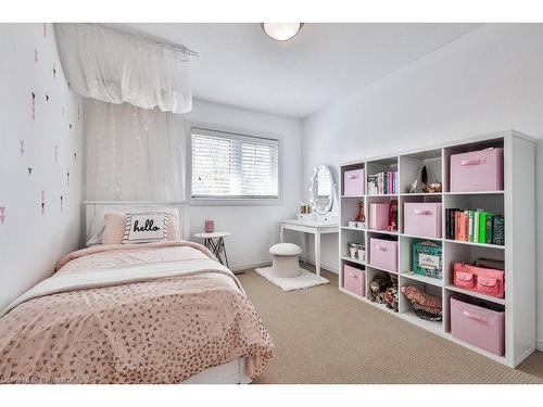 110-3333 New Street, Burlington, ON - Indoor Photo Showing Bedroom