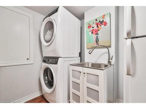 110-3333 New Street, Burlington, ON - Indoor Photo Showing Laundry Room