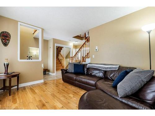 9 Lovell Crescent, Brantford, ON - Indoor Photo Showing Living Room