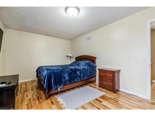 9 Lovell Crescent, Brantford, ON - Indoor Photo Showing Bedroom