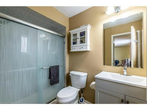 9 Lovell Crescent, Brantford, ON - Indoor Photo Showing Bathroom