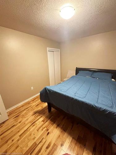 9 Lovell Crescent, Brantford, ON - Indoor Photo Showing Bedroom