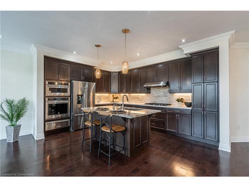 31 Forest Ridge Avenue, Waterdown, ON - Indoor Photo Showing Kitchen With Upgraded Kitchen