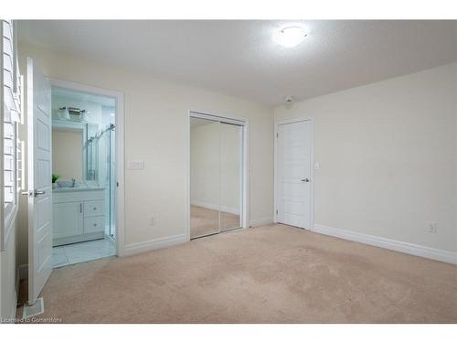 31 Forest Ridge Avenue, Waterdown, ON - Indoor Photo Showing Other Room