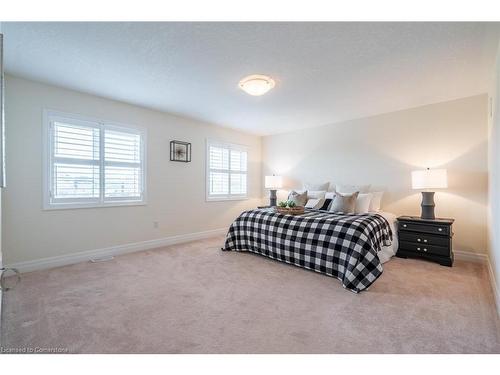 31 Forest Ridge Avenue, Waterdown, ON - Indoor Photo Showing Bedroom