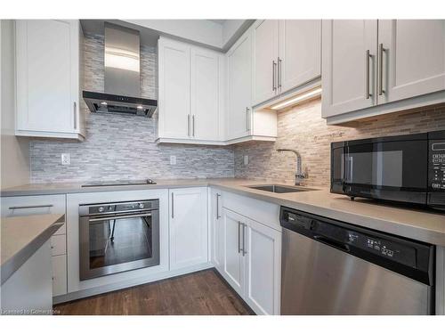 1702-2093 Fairview Street, Burlington, ON - Indoor Photo Showing Kitchen With Stainless Steel Kitchen With Upgraded Kitchen