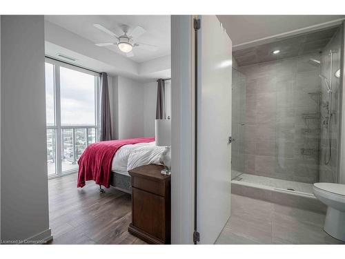 1702-2093 Fairview Street, Burlington, ON - Indoor Photo Showing Bathroom