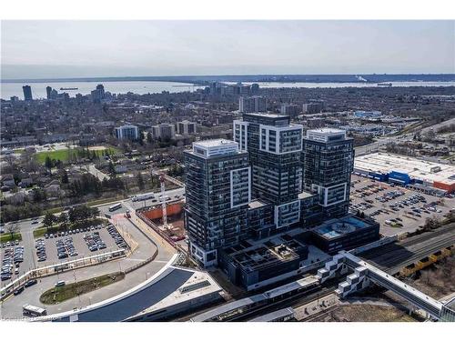 1702-2093 Fairview Street, Burlington, ON - Outdoor With View