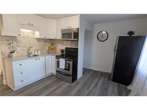 590 Woodward Avenue, Hamilton, ON - Indoor Photo Showing Kitchen