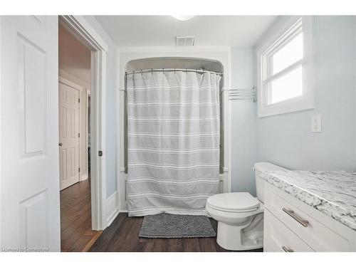 25 Rockwood Avenue, St. Catharines, ON - Indoor Photo Showing Bathroom