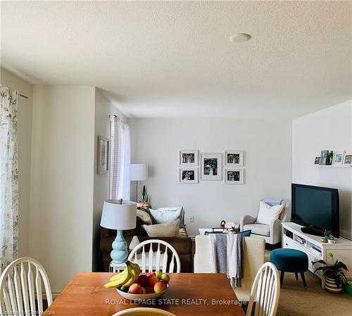 9 Tolton Drive, Guelph, ON - Indoor Photo Showing Dining Room