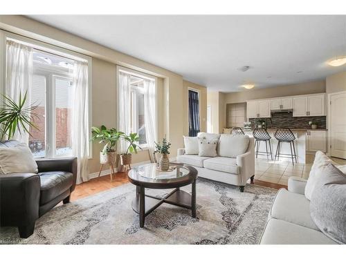 9 Tolton Drive, Guelph, ON - Indoor Photo Showing Living Room