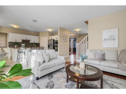 9 Tolton Drive, Guelph, ON - Indoor Photo Showing Living Room