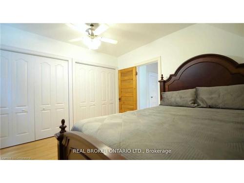 6398 Orchard Avenue, Niagara Falls, ON - Indoor Photo Showing Bedroom