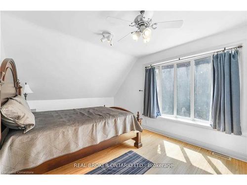 6398 Orchard Avenue, Niagara Falls, ON - Indoor Photo Showing Bedroom