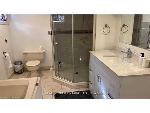 6398 Orchard Avenue, Niagara Falls, ON - Indoor Photo Showing Bathroom