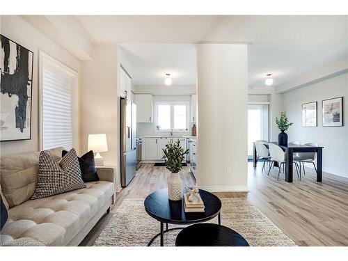 26 Bentgrass Drive, Welland, ON - Indoor Photo Showing Living Room