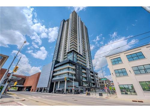 2901-60 Charles Street W, Kitchener, ON - Outdoor