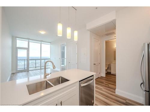 2901-60 Charles Street W, Kitchener, ON - Indoor Photo Showing Kitchen With Double Sink