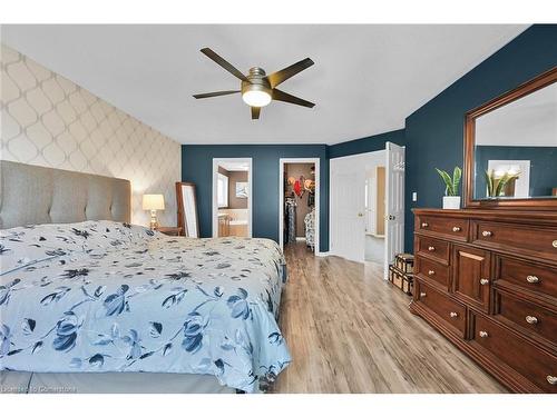 63 Edna Avenue, Hamilton, ON - Indoor Photo Showing Bedroom