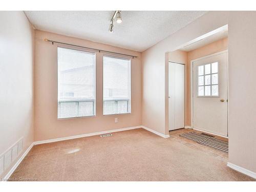 2251 Manchester Drive, Burlington, ON - Indoor Photo Showing Other Room