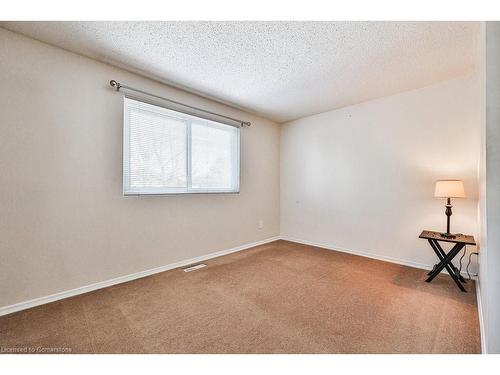 2251 Manchester Drive, Burlington, ON - Indoor Photo Showing Other Room