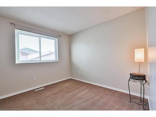 2251 Manchester Drive, Burlington, ON - Indoor Photo Showing Other Room