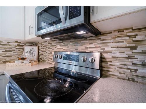 470 John Frederick Drive, Ancaster, ON - Indoor Photo Showing Kitchen